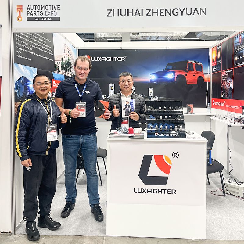LUXFIGHTER LED headlights and fog lights AUTOMOTIVE PARTS Expo receiving widespread acclaim